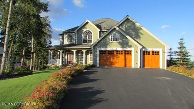 Front Exterior (Summer)