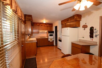 1921 S Tures Ln, Des Plaines, IL 60018 - photo 5