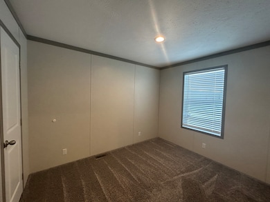 513 Washington unit 513, Belleville, MI 48111 - photo 5