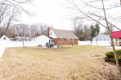 27 Jennifer Rd, Schenectady, NY 12302 - photo 5