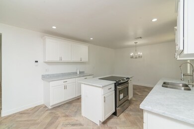 2643 N 28th Place, Phoenix, AZ 85008 - photo 3