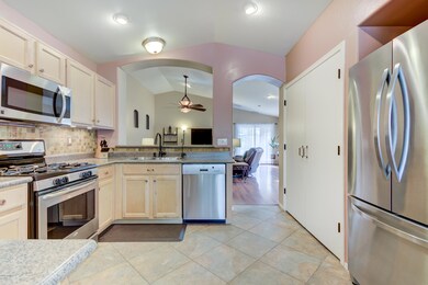 10242 W Knowles Ave-15