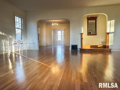 702 W Cherry St, Carbondale, IL 62901 - photo 4