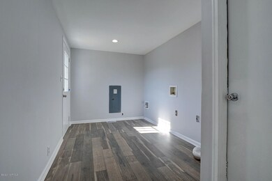 1137 Lakeview Ave Richlands NC-large-018