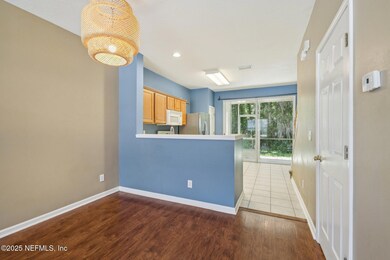 8-web-or-mls-Twisted Tree Ln-2405-008