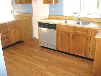 123 Henshaw St, Leicester, MA 01524 - photo 7