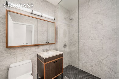 Austin Nichols House unit C406, Brooklyn, NY 11249 - photo 4