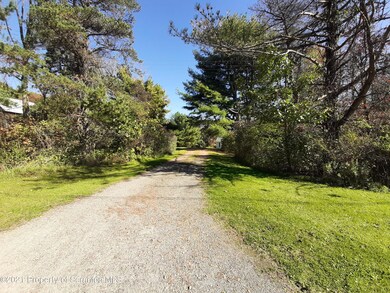 516 Evergreen Dr, Falls, PA 18615 - photo 3