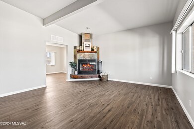 04-Living Area