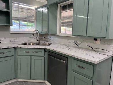 1806 North Ave S, Freeport, TX 77541 - photo 3