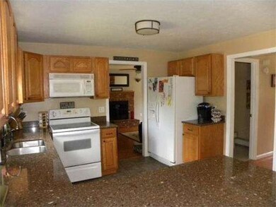 70 H Foote Rd, Charlton, MA 01507 - photo 4