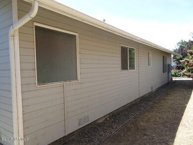 566-023028-back left (2)