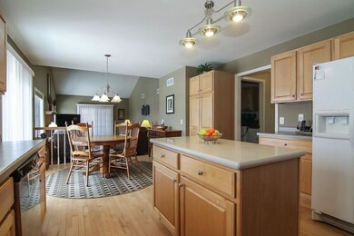 817 Fox Run Ct, Oregon, WI 53575 - photo 5