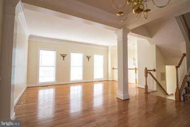 16493 Steerage Cir, Woodbridge, VA 22191 - photo 2