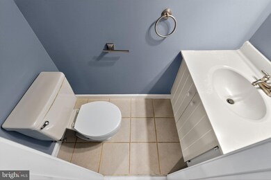 142 Leedom Way unit 33, Newtown, PA 18940 - photo 7