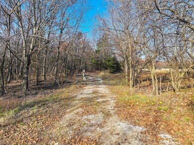 495 Hart Rd, Seneca, MO 64865 - photo 2