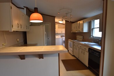 1220 Dickson Rd, Campobello, SC 29322 - photo 7