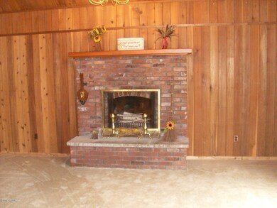 129 Franklin Dr, Lords Valley, PA 18428 - photo 3