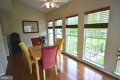 5638 Compton Ln, Sykesville, MD 21784 - photo 4