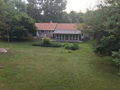 1005 8th Ave NW, Jamestown, ND 58401 - photo 2