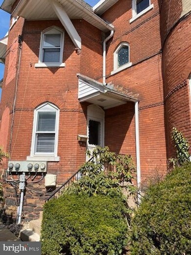 116 S 6th St unit 3, Perkasie, PA 18944 - photo 2