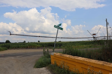 57549 Strawberry Rd, New Carlisle, IN 46552 - photo 5