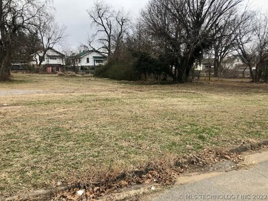 304 W Adams Ave, McAlester, OK 74501 - photo 2