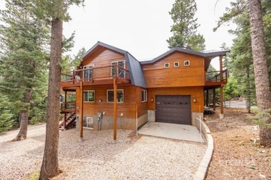 Finely crafted Duck Creek cabin