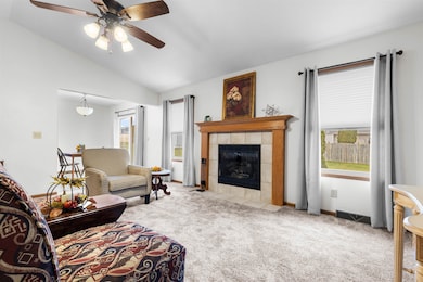 4414 Sunbury Dr, Rockford, IL 61109 - photo 4