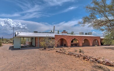 Hacienda on 4.5 Acres