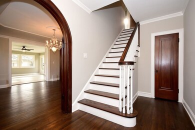 155 N Elm Ave, Elmhurst, IL 60126 - photo 6