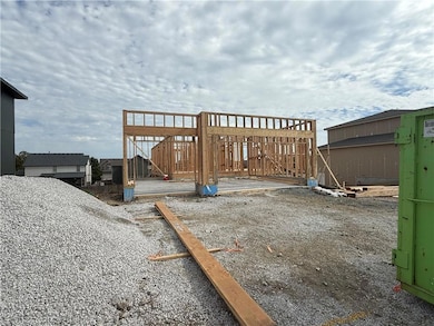 411 Woodview Dr, Raymore, MO 64083 - photo 3