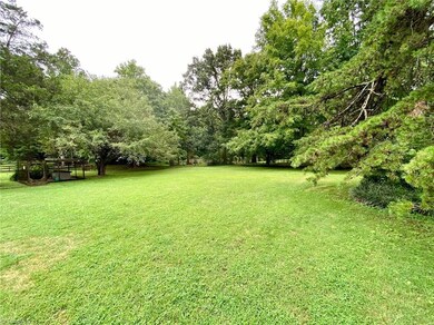 5505 Graymont Dr, Greensboro, NC 27407 - photo 4