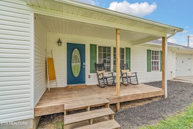 775 Butter and Egg Rd, Jacksboro, TN 37757 - photo 6