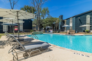 200 Hollow Tree Ln unit 1208-2, Houston, TX 77090 - photo 4