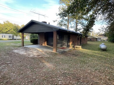 1121 Cypress St, Ambrose, GA 31512 - photo 4