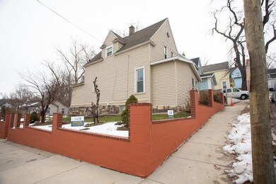 639 Curve St SW, Grand Rapids, MI 49503 - photo 3