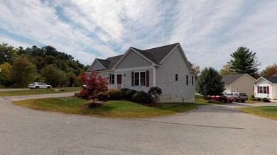 1 Sugar Plum Ln, Londonderry, NH 03053 - photo 3