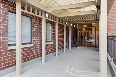 Imperial House unit 501, Pittsburgh, PA 15217 - photo 2