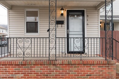 316 E Carroll St, Saint Clair, PA 17970 - photo 2