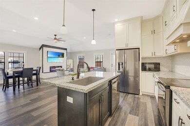 3616 Beasley Ave, Needville, TX 77461 - photo 2