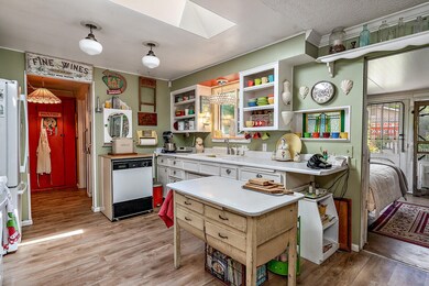 1102 SW Spruce St, Grants Pass, OR 97526 - photo 7