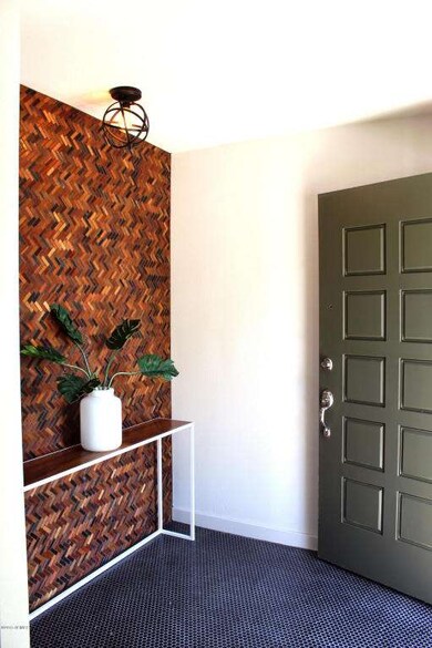 1_Entry Wall Door
