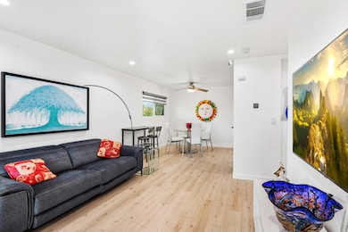 2812 N Auburn Ct unit 201, Palm Springs, CA 92262 - photo 2