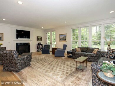 10641 Rock Run Dr, Potomac, MD 20854 - photo 7