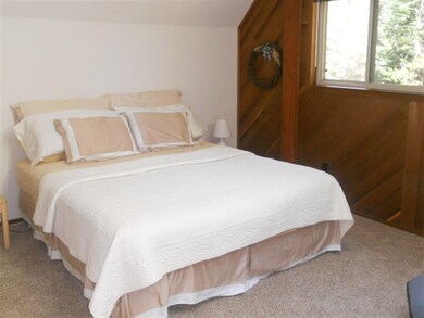 Comfortably fits king bed with sitting area, Has w