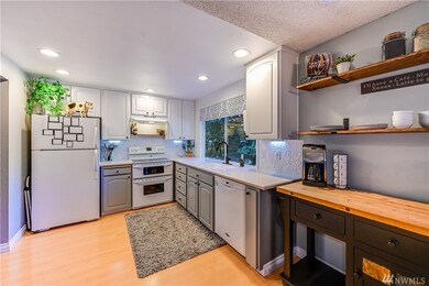 24224 Firdale Ave, Edmonds, WA 98020 - photo 7