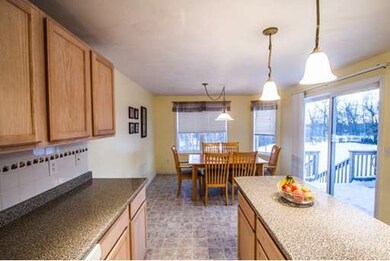 98 Ledgecrest Dr, Worcester, MA 01603 - photo 6