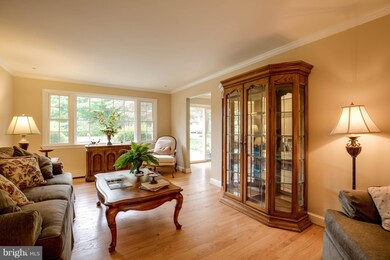 12806 Tern Dr, North Potomac, MD 20878 - photo 2