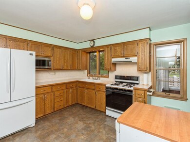 1124 20th St SW, Cedar Rapids, IA 52404 - photo 6
